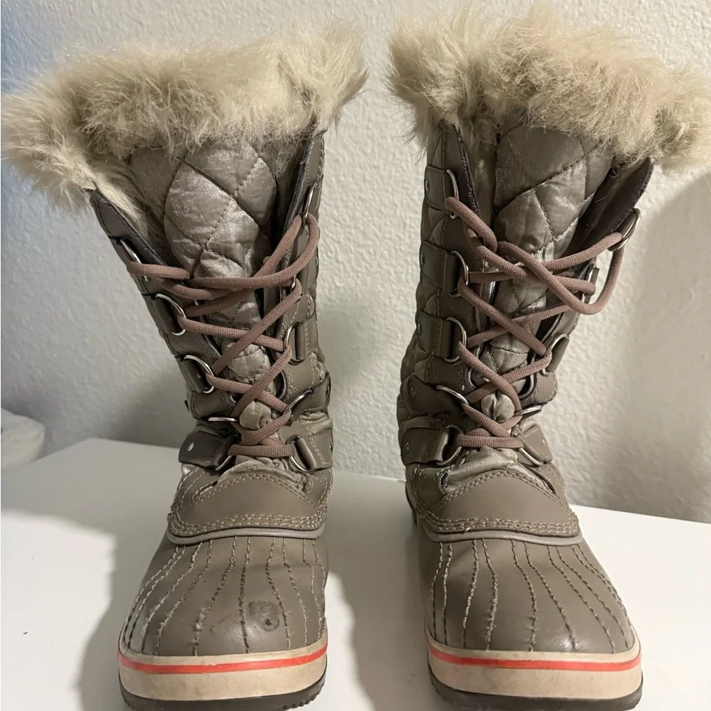 Sorel Women's Tan and White Winter Boots - Picture 5 of 9